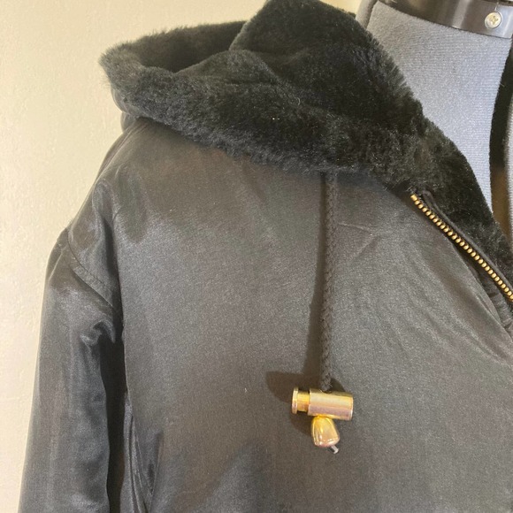 Fully Reversible Luxurious ebony black lined faux fur coat - Picture 6 of 6